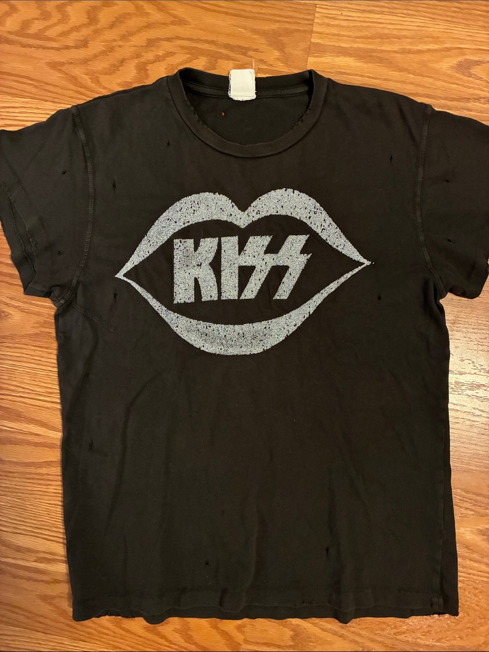 MadeWorn Kiss tee